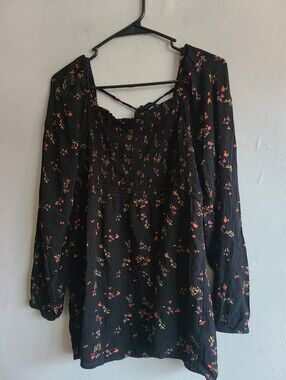 Women's medium maternity black floral smocked bust long sleeve flowy shirt